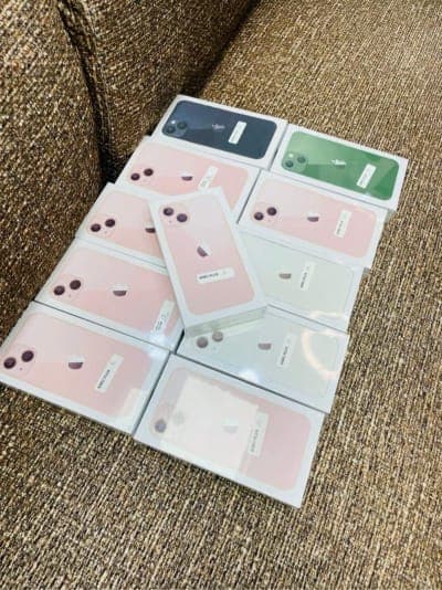 Boxed iPhone 13 plain 128GB