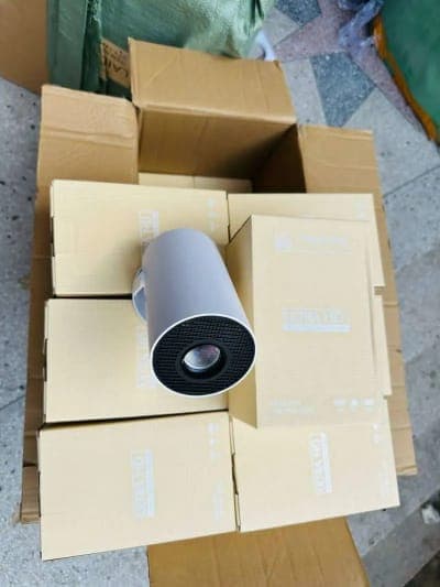 HY 300 projector