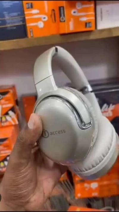 I access headset (headphones)
