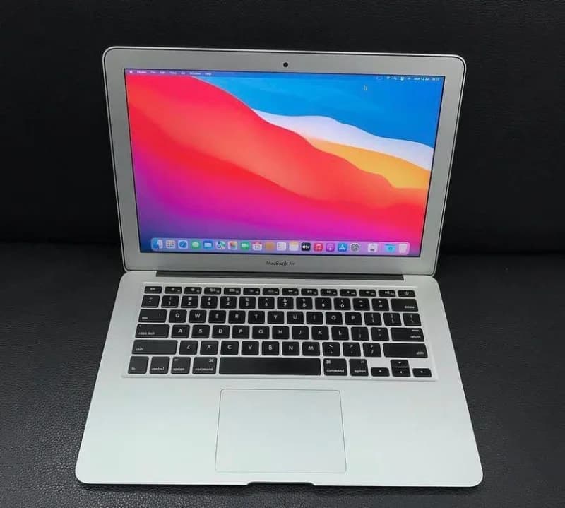 MacBook Air 2017 laptop
