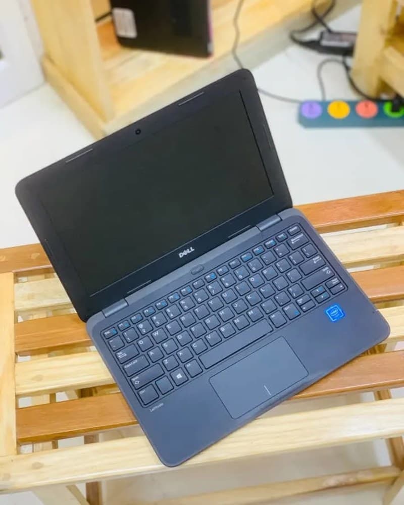 Dell latitude 3190 laptop